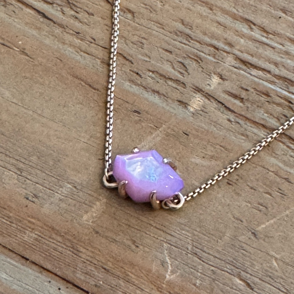 Kendra Scott - Delicate Purple/Pink Opal Pendant Necklace in rose gold